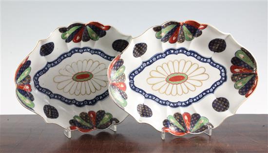 A pair of Worcester Old Japan Fan pattern lozenge shaped dishes, c.1770-5, length 29cm, small rim chip to one